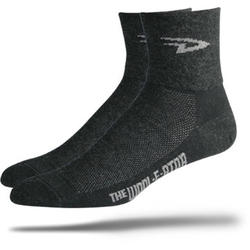 DeFeet Wooleator D-Logo